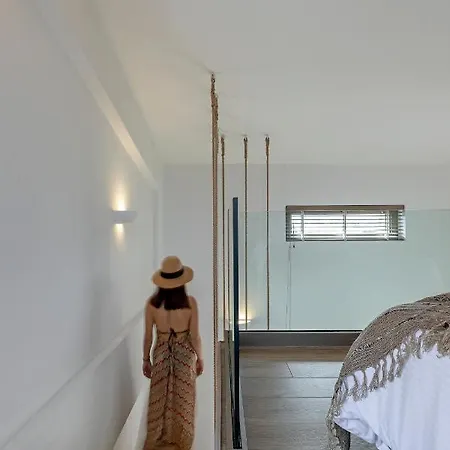 Evais Boutique & Luxury *